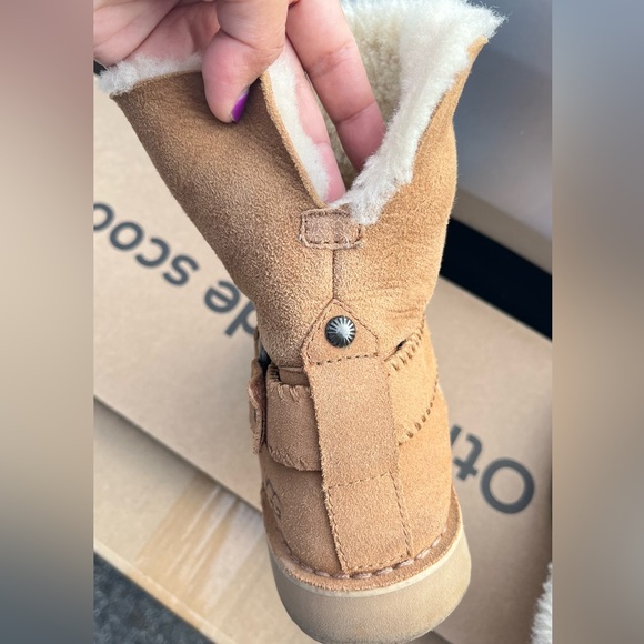 UGG boots in perfect condition. - Picture 3 of 11